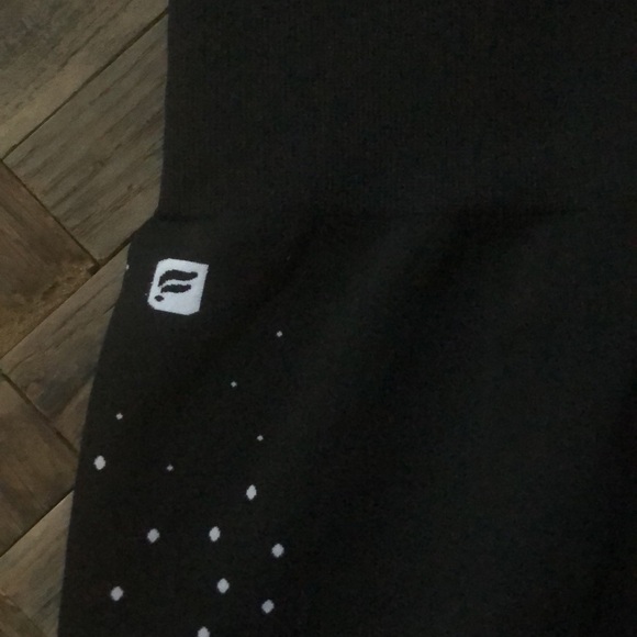 Fabletics Seamless Printed Jacquard Dot Leggings - Picture 8 of 9